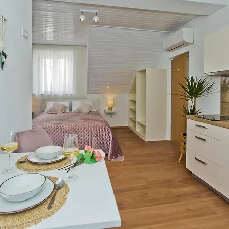 *Beautiful, Centrally Located Studio Apartment* Hvar Town Exterior photo