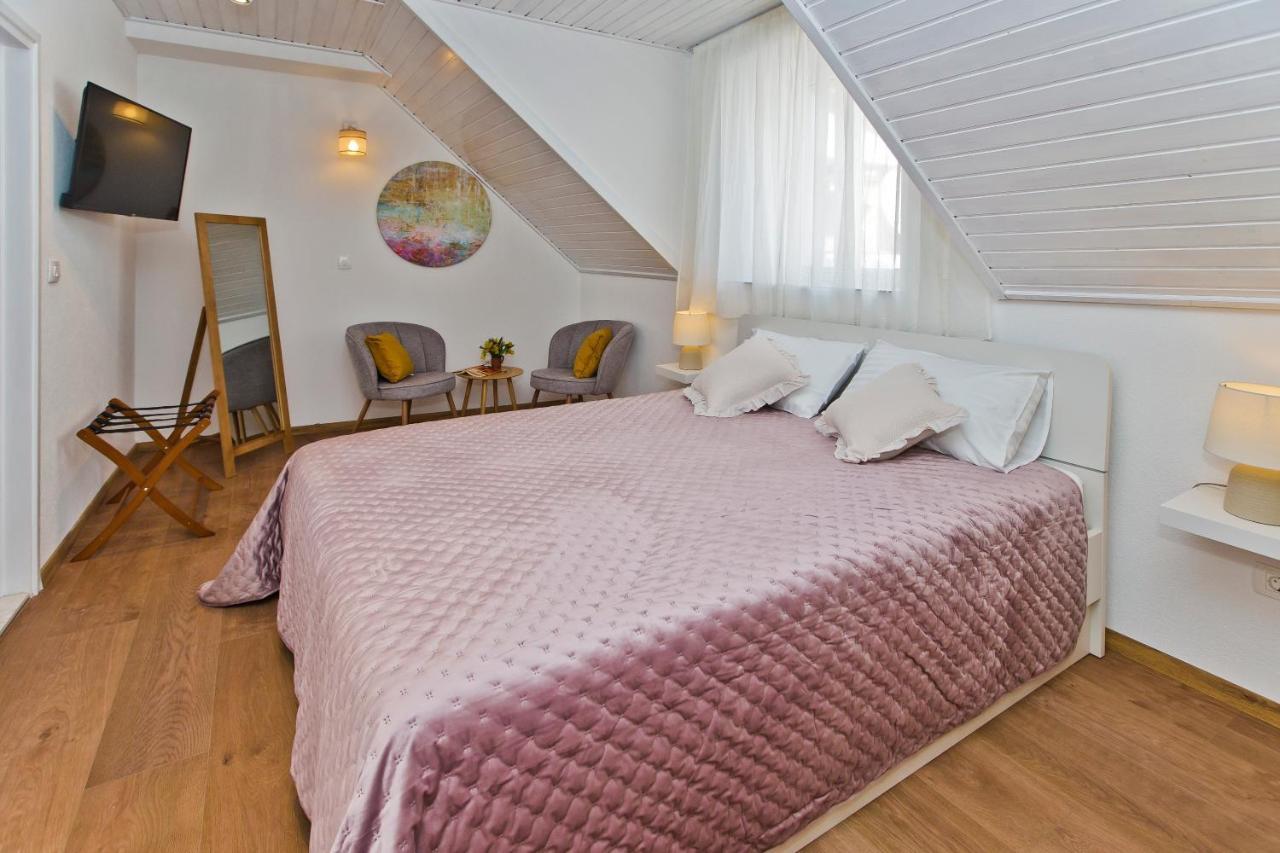 Apartment *beautiful, Centrally Located Apartment*