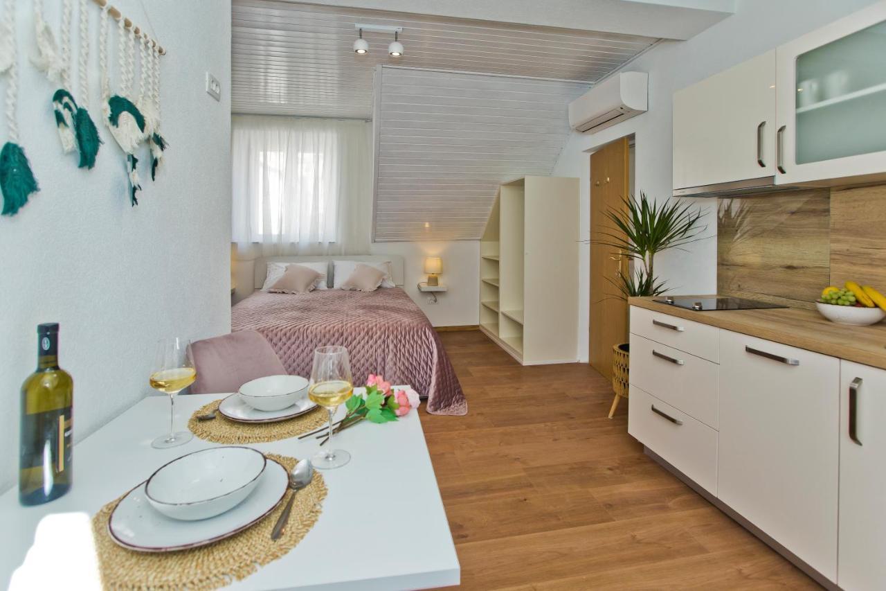 *beautiful, Centrally Located Apartment*