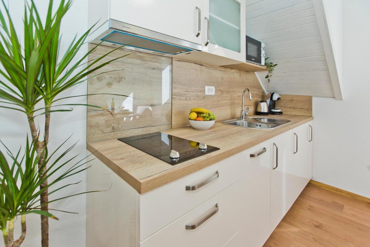 *beautiful, Centrally Located Apartment*